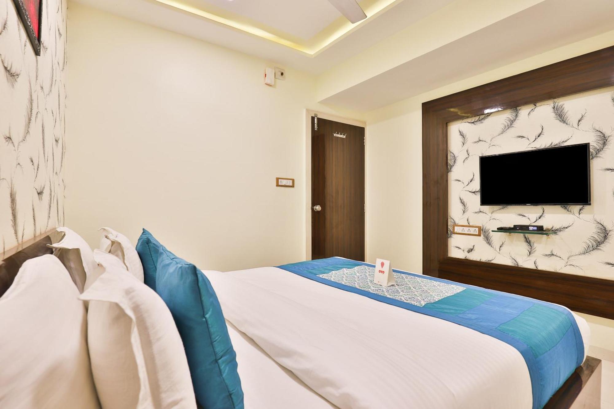 Hotel O Red Apple Ahmedabad Bagian luar foto