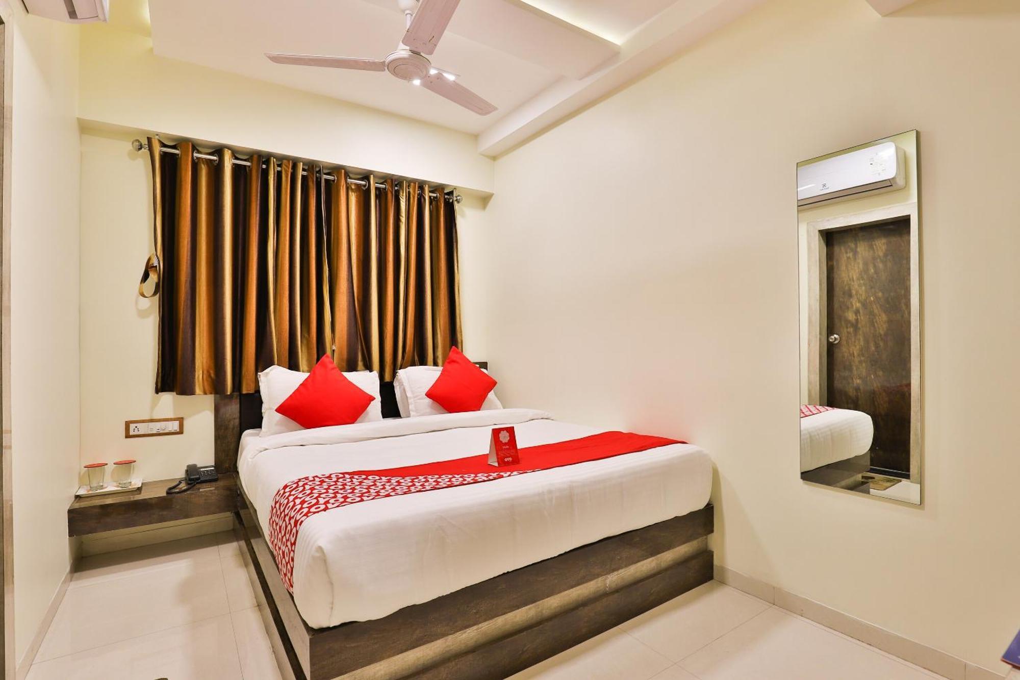 Hotel O Red Apple Ahmedabad Bagian luar foto