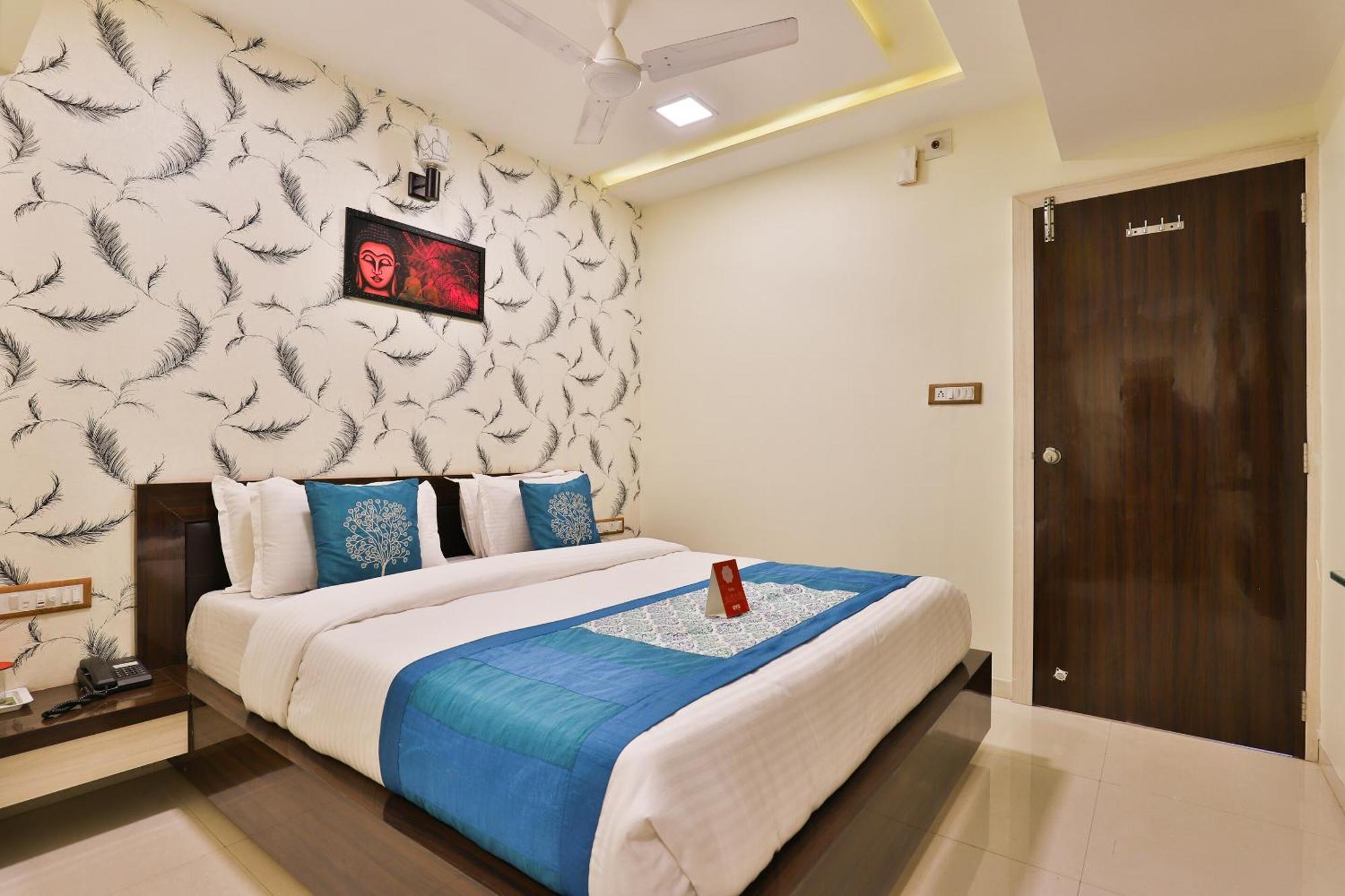 Hotel O Red Apple Ahmedabad Bagian luar foto