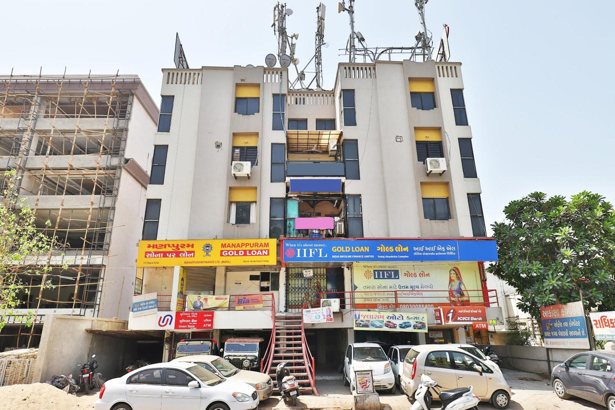 Hotel O Red Apple Ahmedabad Bagian luar foto